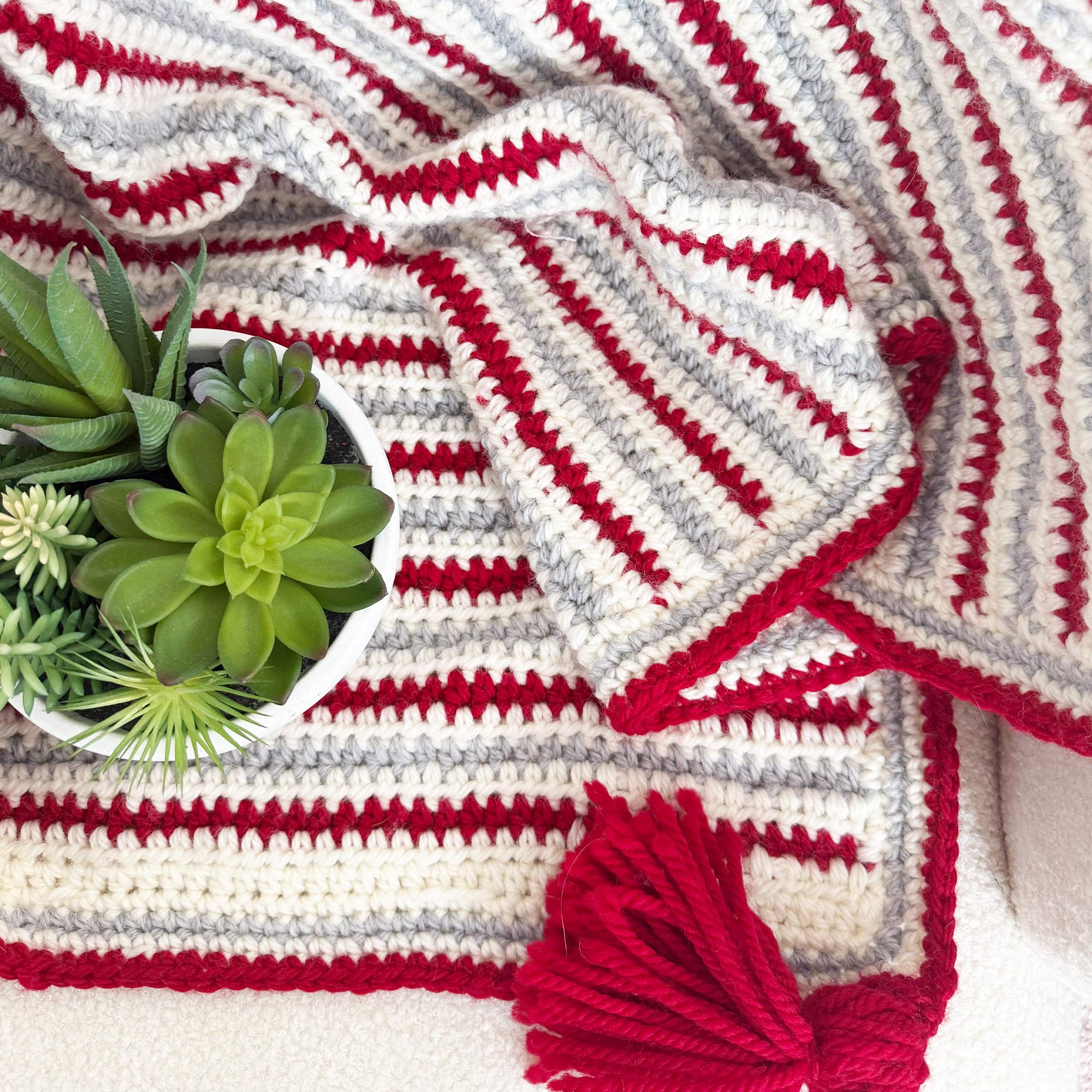 16+ Beginner Crochet Blankets Easy Beginner Chunky Blanket Crochet Pattern +VIDEO – TREASURIE